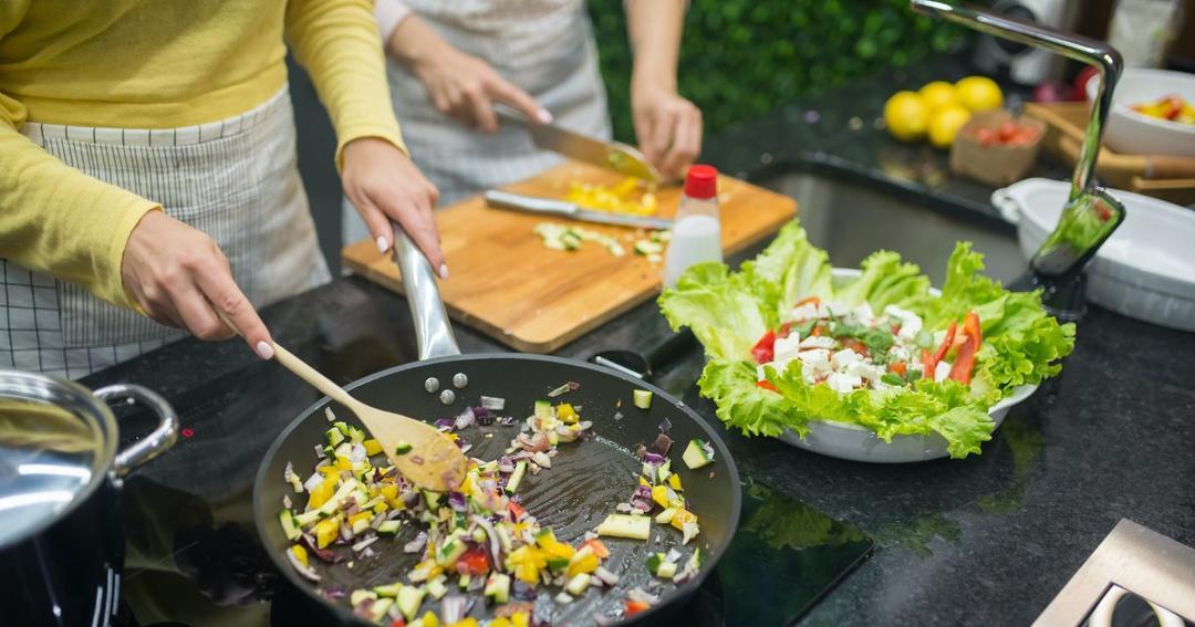 6 Resep Tumis Sayur Bernutrisi untuk Ibu Menyusui